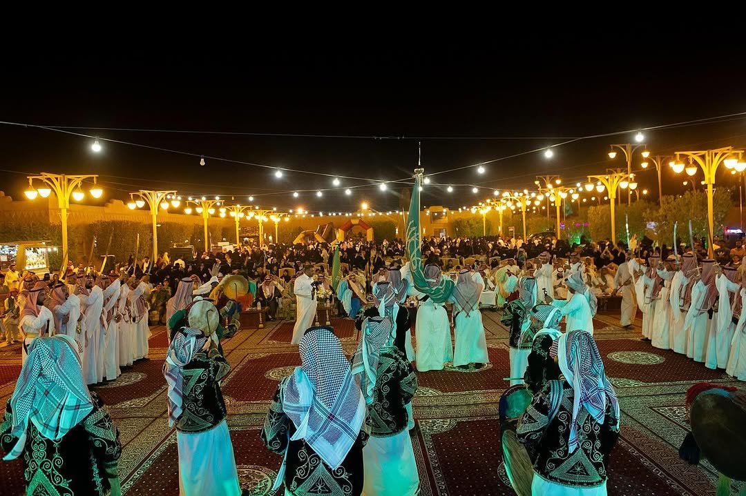 فريق عمل الجوهرة المضيئة